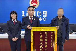 维拉近四次英超对曼联取得2场胜利，相当于之前51次交锋的胜场数